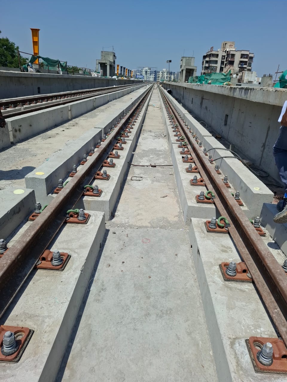 Meera Construction railway viaduct with fastened rails during commissioning